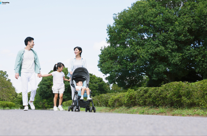 Daily routine for your baby with outdoor time and gentle stroller walk
