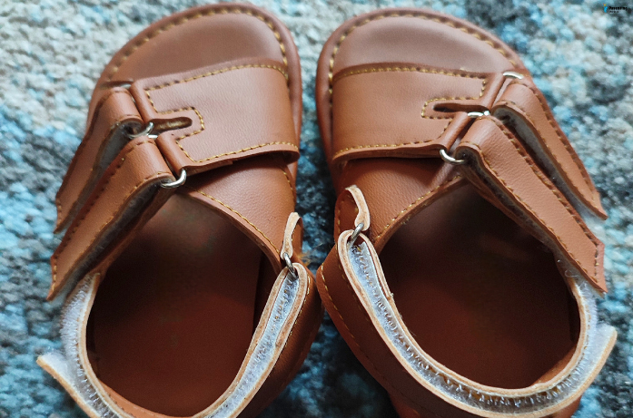 Summer footwear for babies soft sandals for babies ensuring comfort and sun protection.